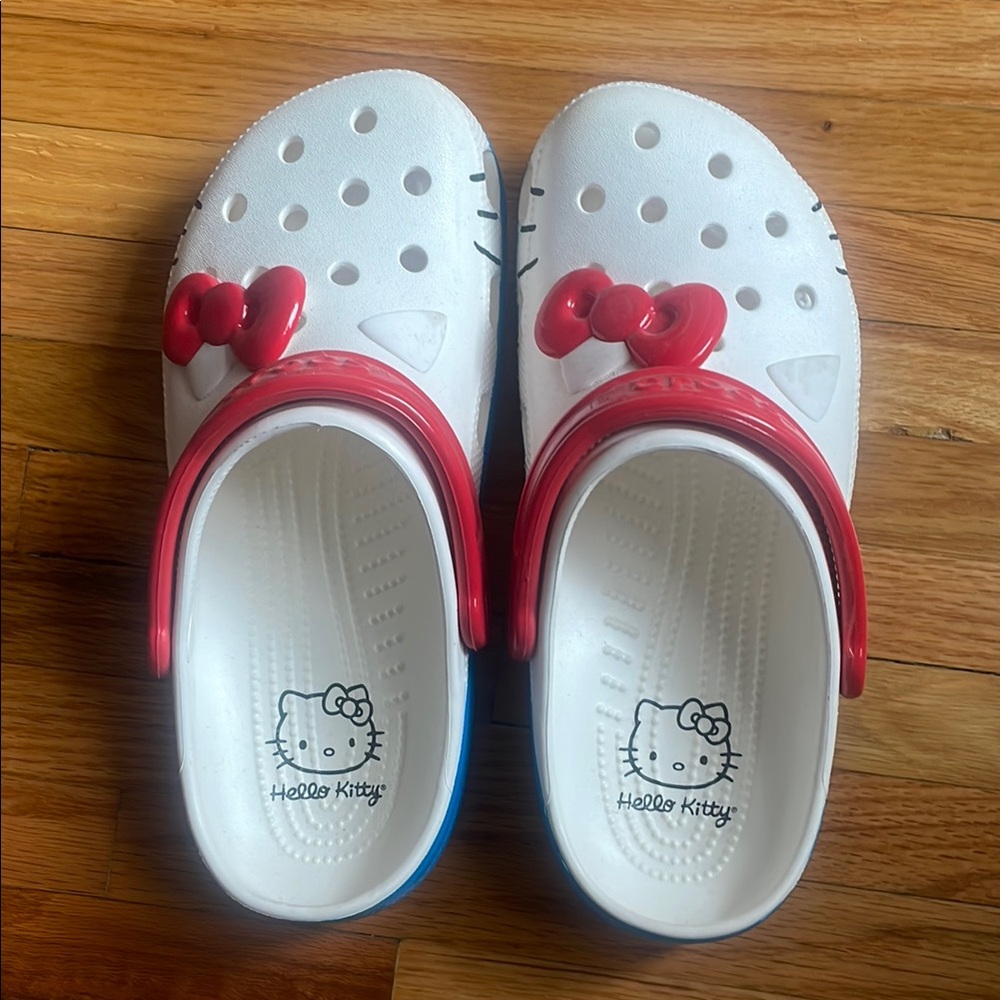 Hello Kitty crocs